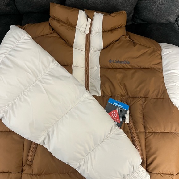 Columbia puffer jacket. - Picture 4 of 4